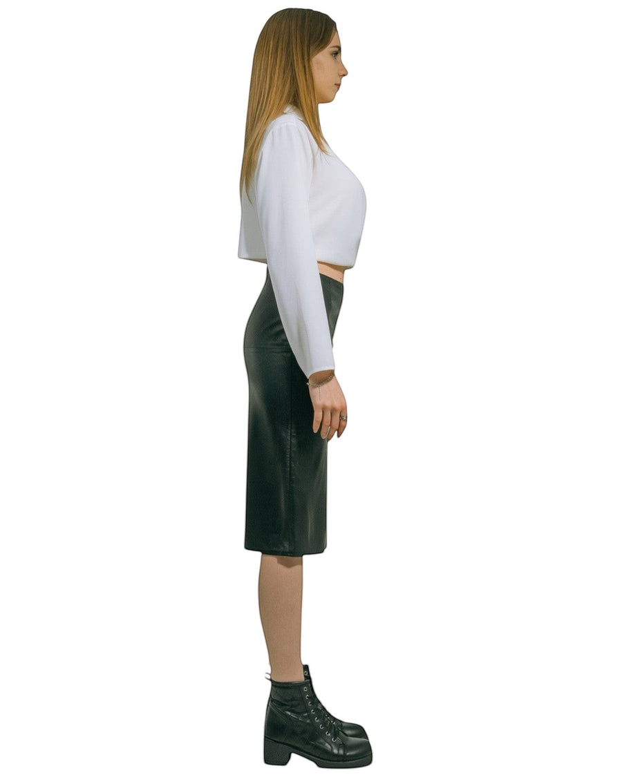 Hilda Leather black genuine lamb leather pencil skirt with back zipper and slit. Lycra lining.